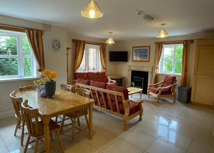 Ard Nua Village דירה